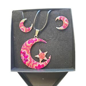 Rubylishious 
Silver set of earrings and pendant pink moon shape with silver pe